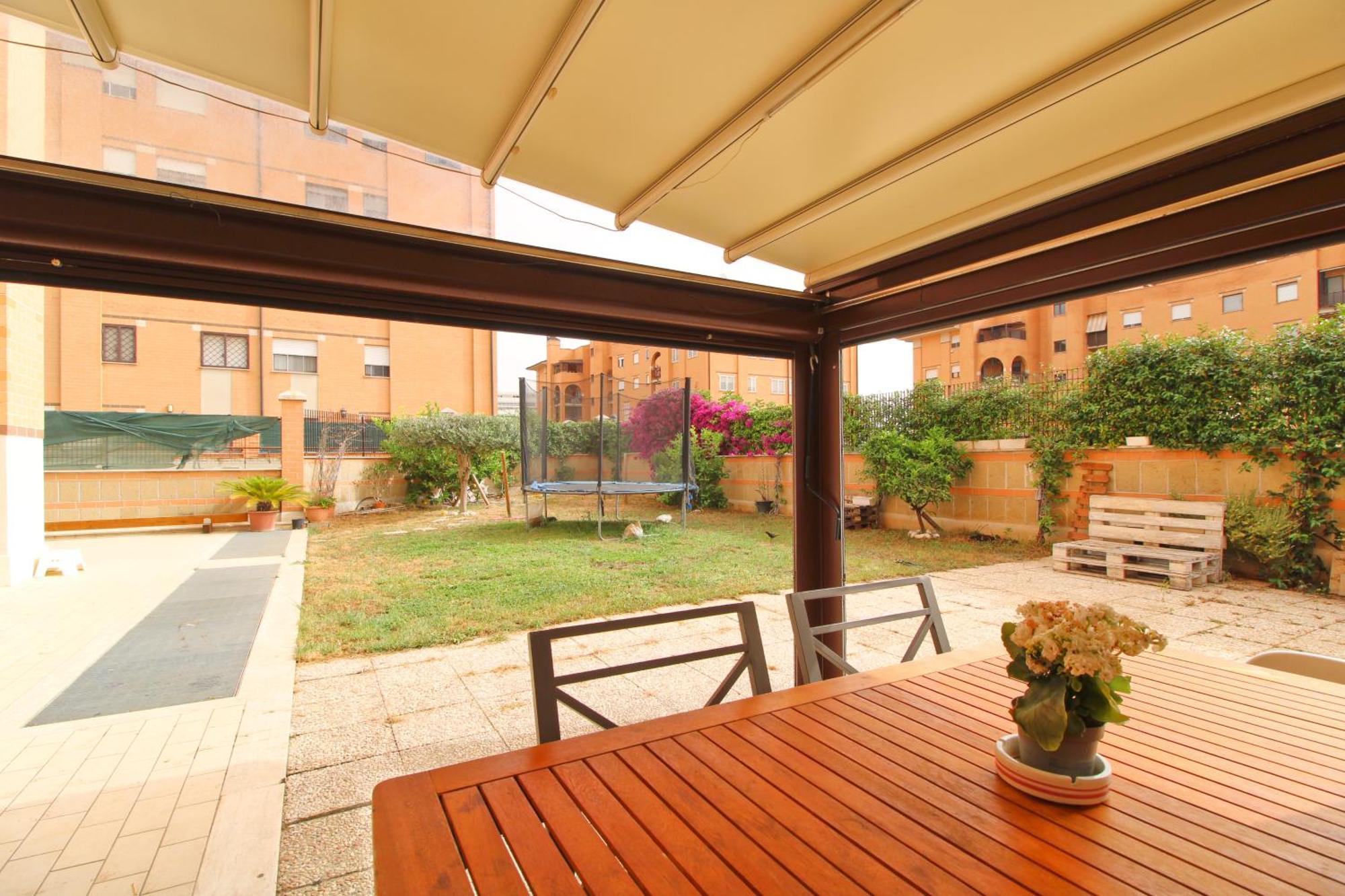 Garden Apartment Rom